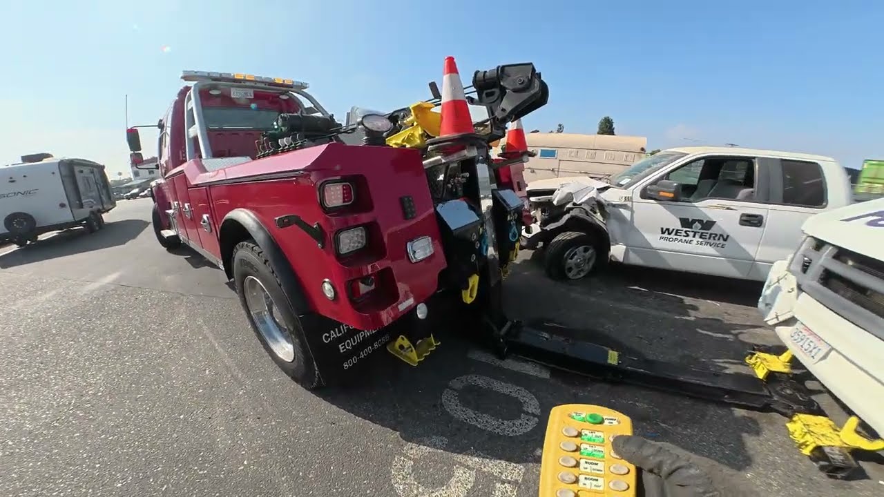 2 Heavy Duty Tows In Santa Fe Springs and Garden Grove, CA