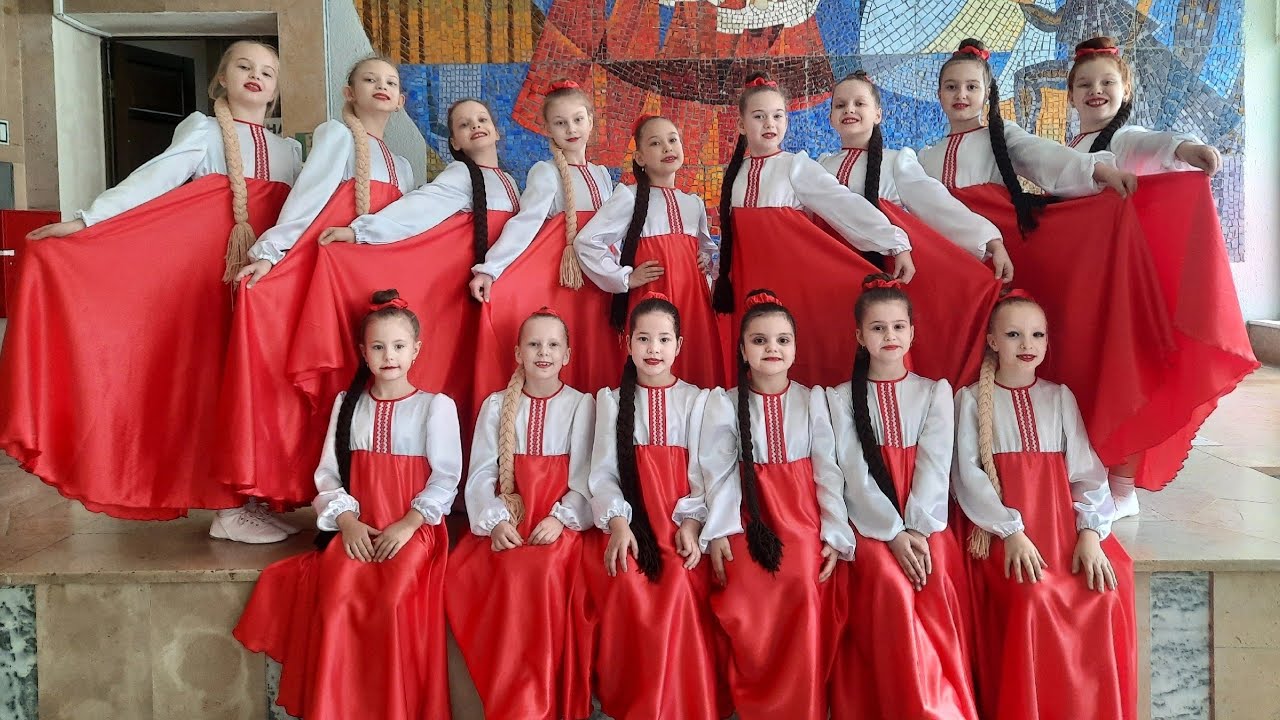 А за окошком..