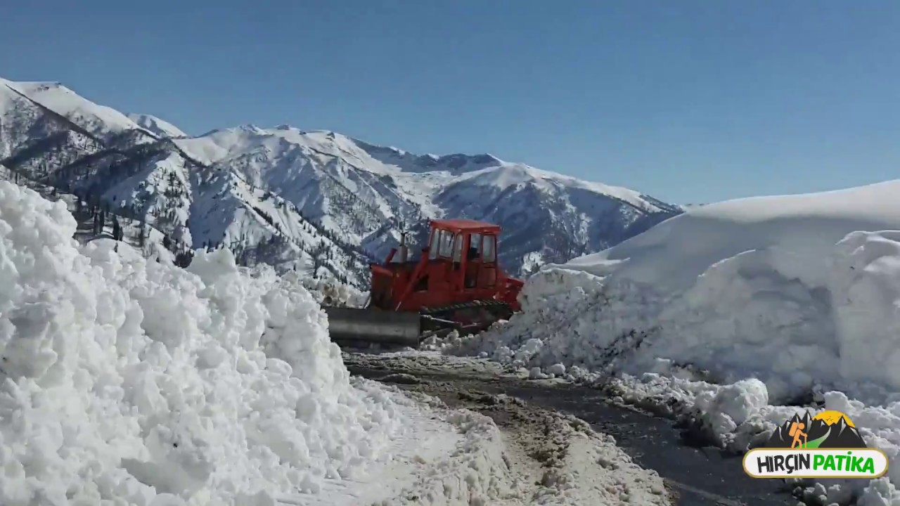 Macahel Geçidi Zirvesine Tırmanış. Rakım : 1840 Metre