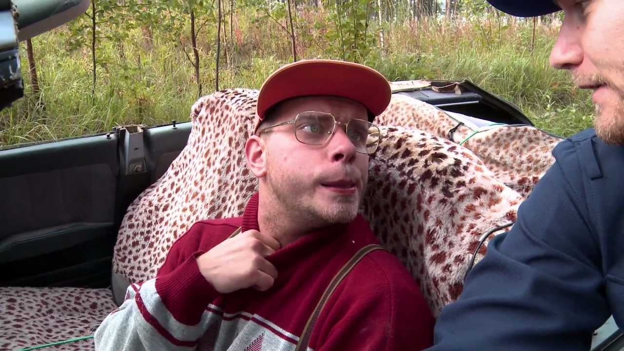 Röpönen ja avoauto BIISONIMAFIA