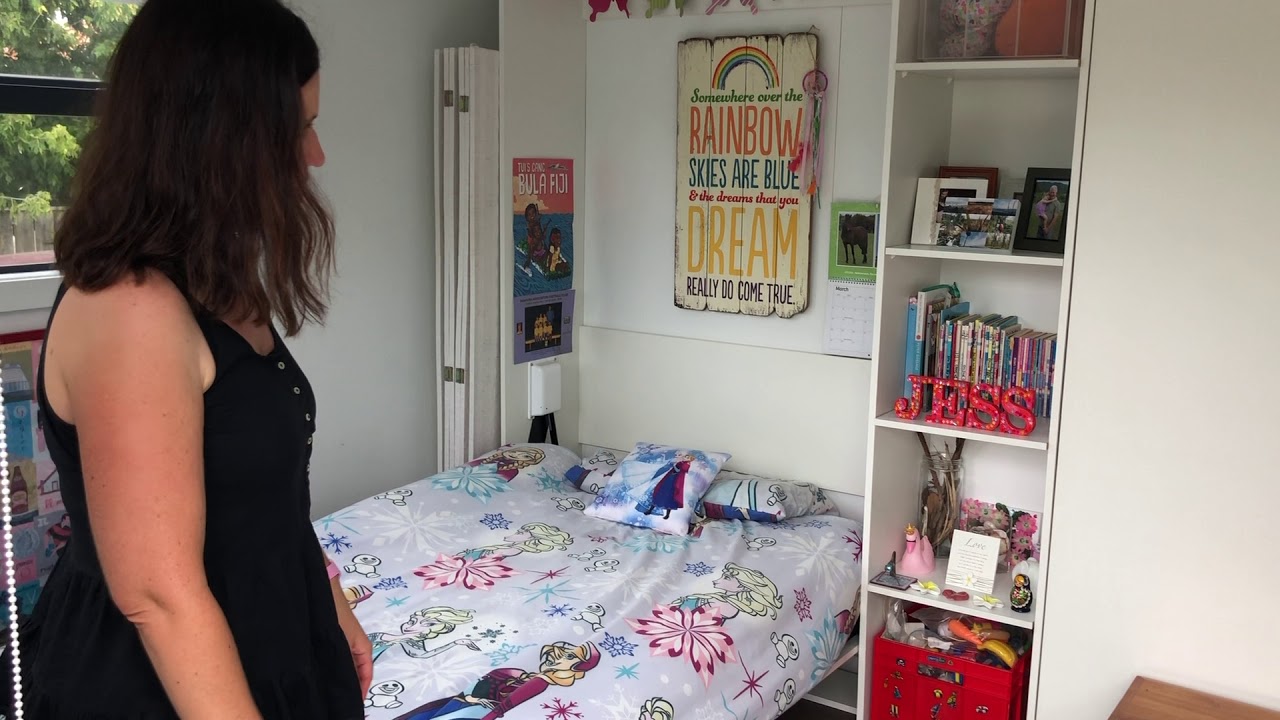 Walkthrough of Melanie and Jessica's Ecopod home in Auckland