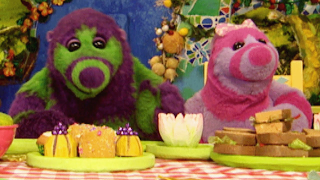 Learn About Friendship with Roly Mo & Little Bo | International Day of Friendship | The Fimbles