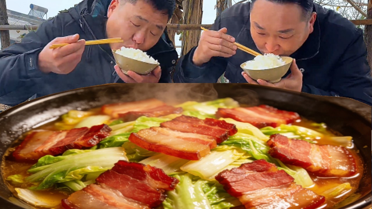 摘點高麗菜，二弟做“臘肉燉白菜”，軟爛入味大哥直呼好吃！【鐵鍋視頻】