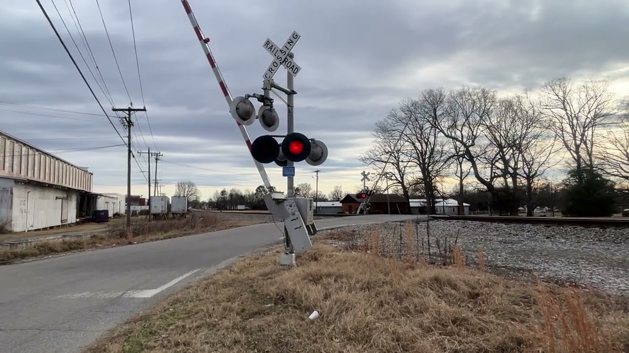 Railroad Crossing Malfunction! | NS 4037 (Leading) | 4th St Pl SE | Conover, NC