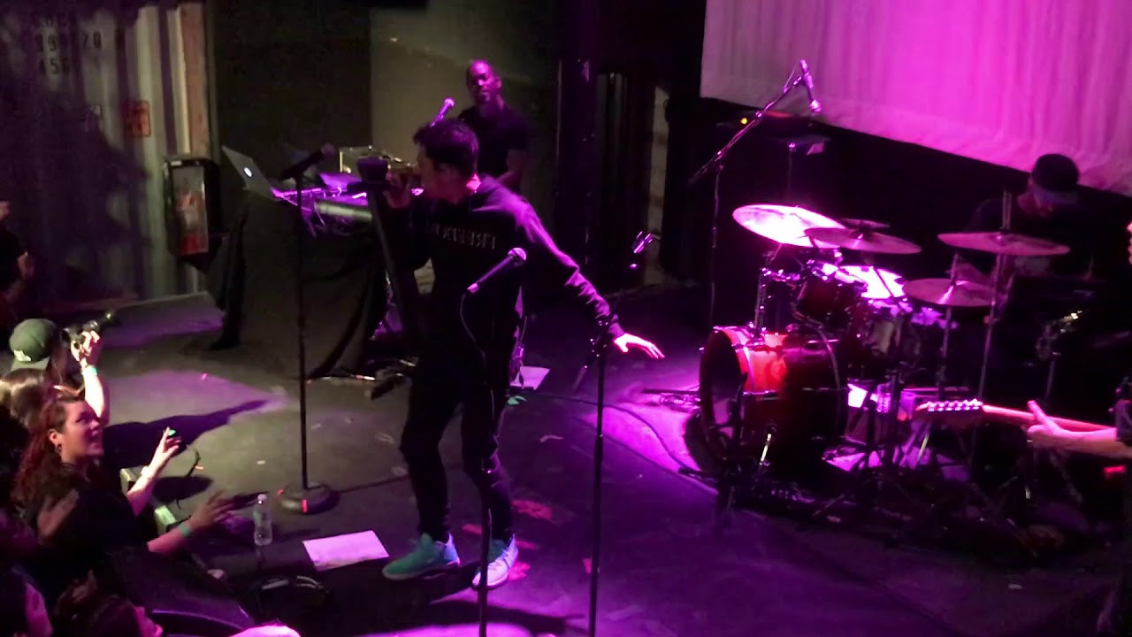 Anthony Ramos - Healing (with dance break) - live in Brooklyn