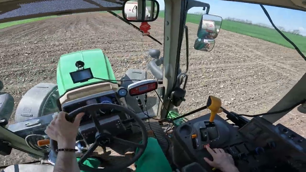 Cab view | John Deere 6120M + Kuhn Maxima 2 TS