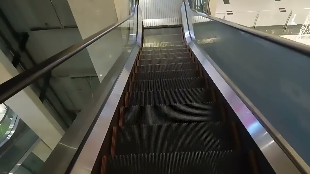 Mitsubishi Escalators 2 At Megapolis Outlets Mall In Panama City, PA