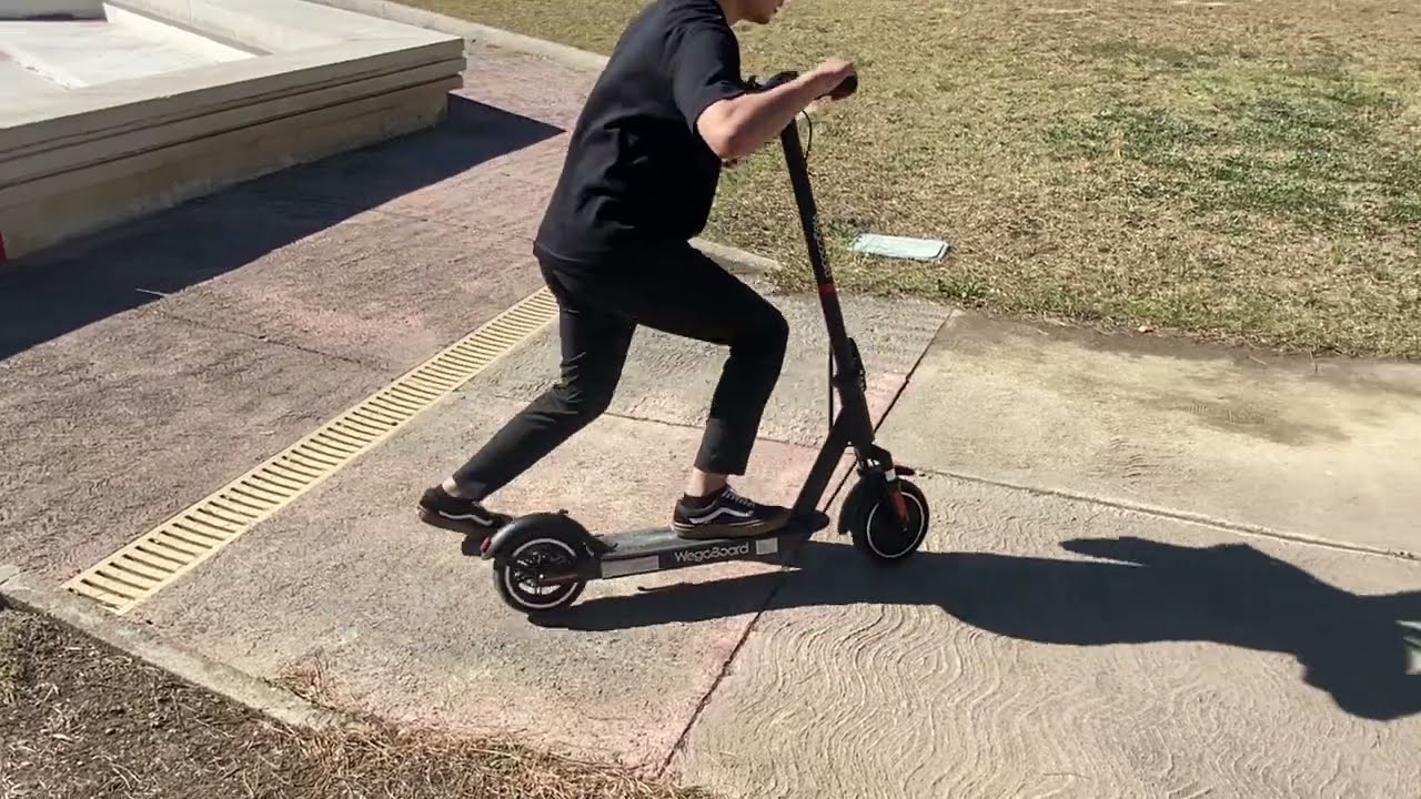 Test trottinette &eacute;lectrique Wegoboard Slide - En mode tout terrain
