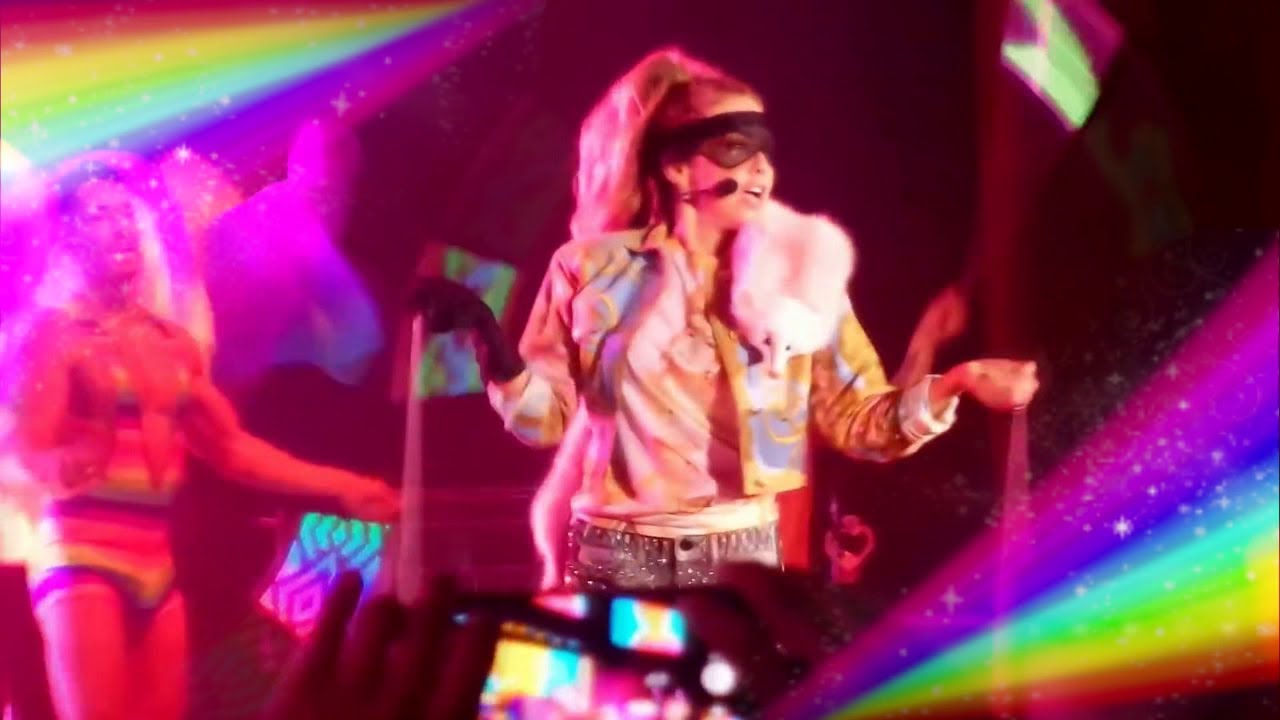 Thalia - A Quien Le Importa & Arrasando (Latina Love Tour CDMX)