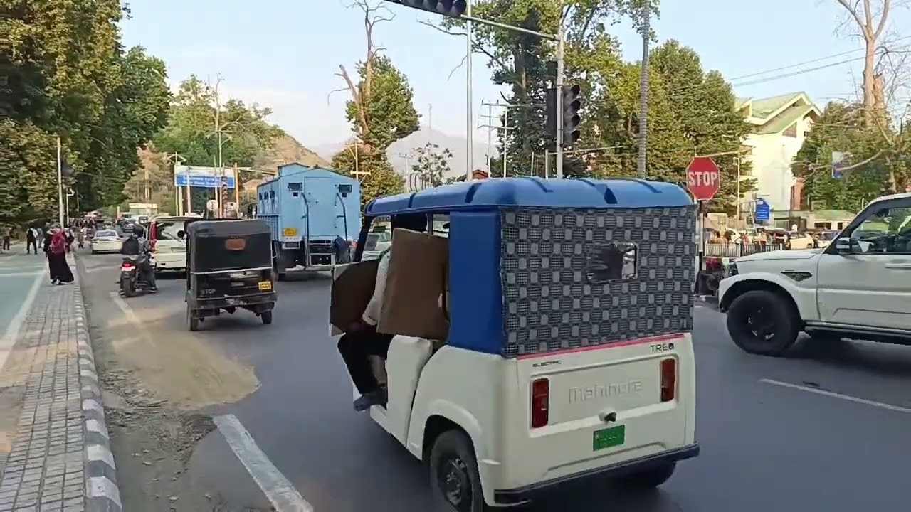 Srinagar traffic, why some city centre areas remain clogged during peak hours