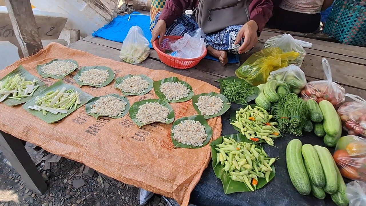 พามาดูอาหารสดๆตลาดเซโน ไข่มดแดงน่ากินมาก