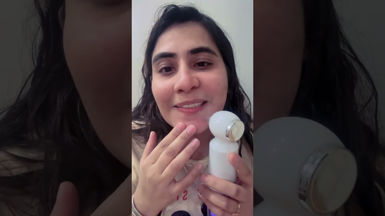 Using trendy blackheads section removal machine 