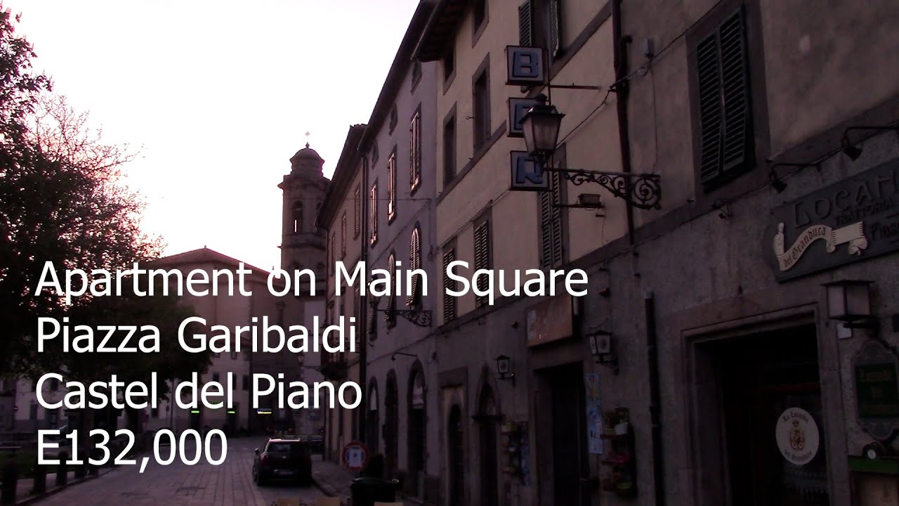 Apt on Main Square   Castel del Piano