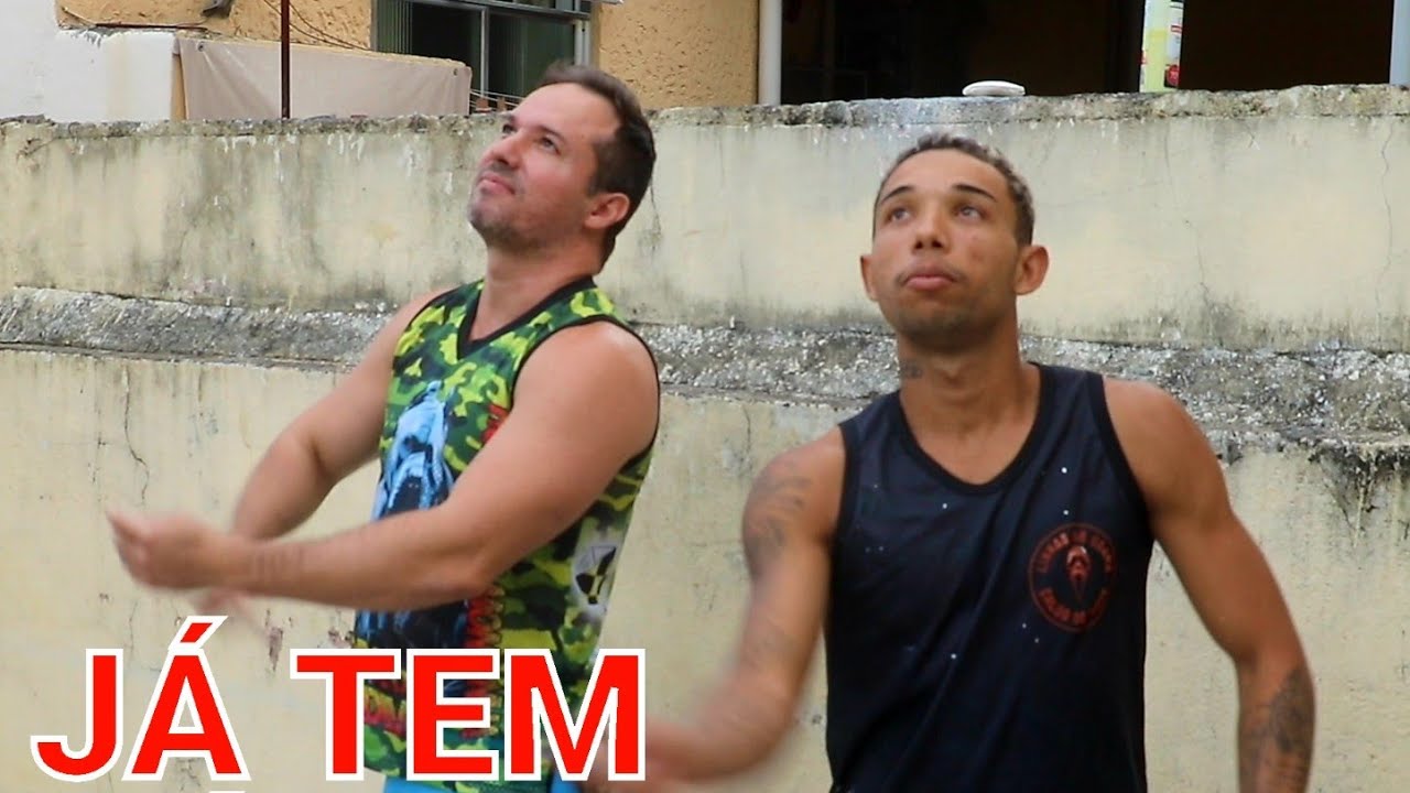 Sábado com muita pipa no alto