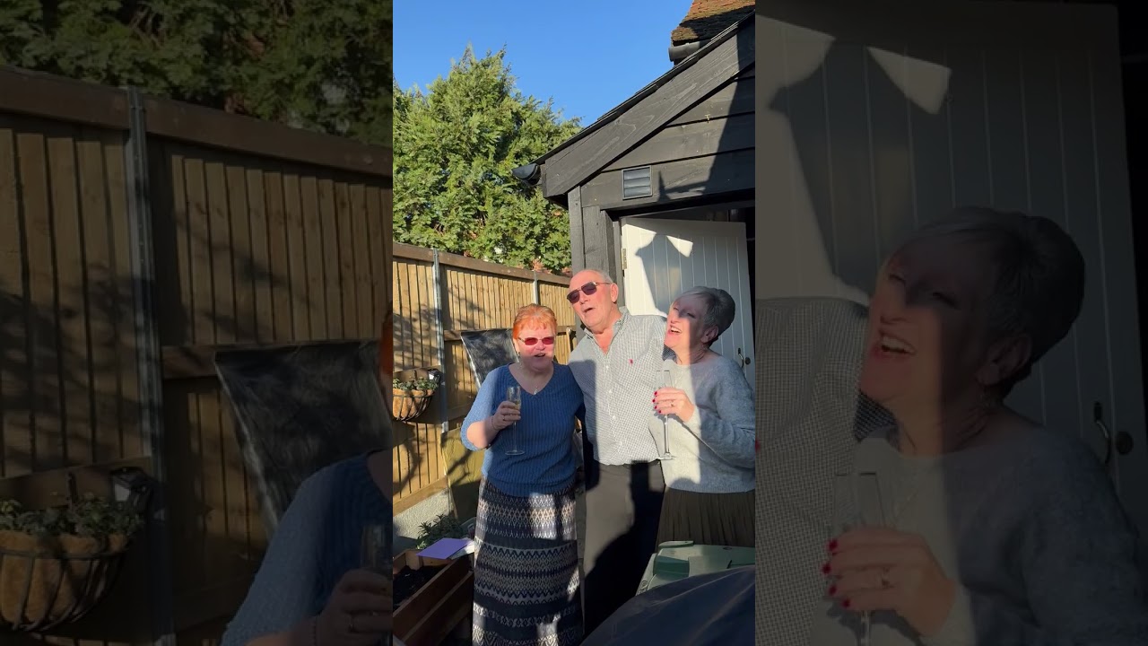 Andy Wilsher Sings - Doorstep Visit - Liz's 60th Birthday
