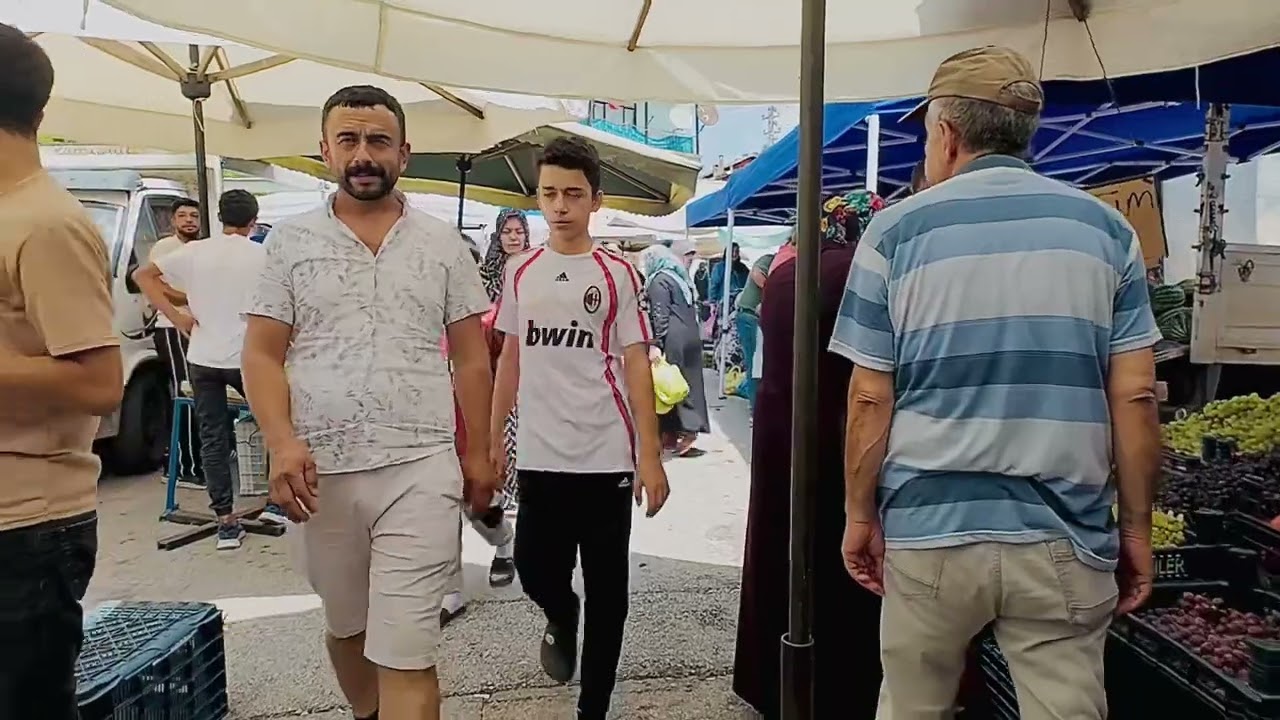 İskilip pazarında gezinti