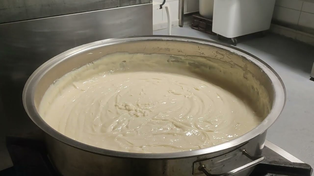 Tüm tatlılarda kullanabileceginiz,yapımı kolay,krema tam ölçülü👌Tarifi açıklama kismina bırakıyorum👇