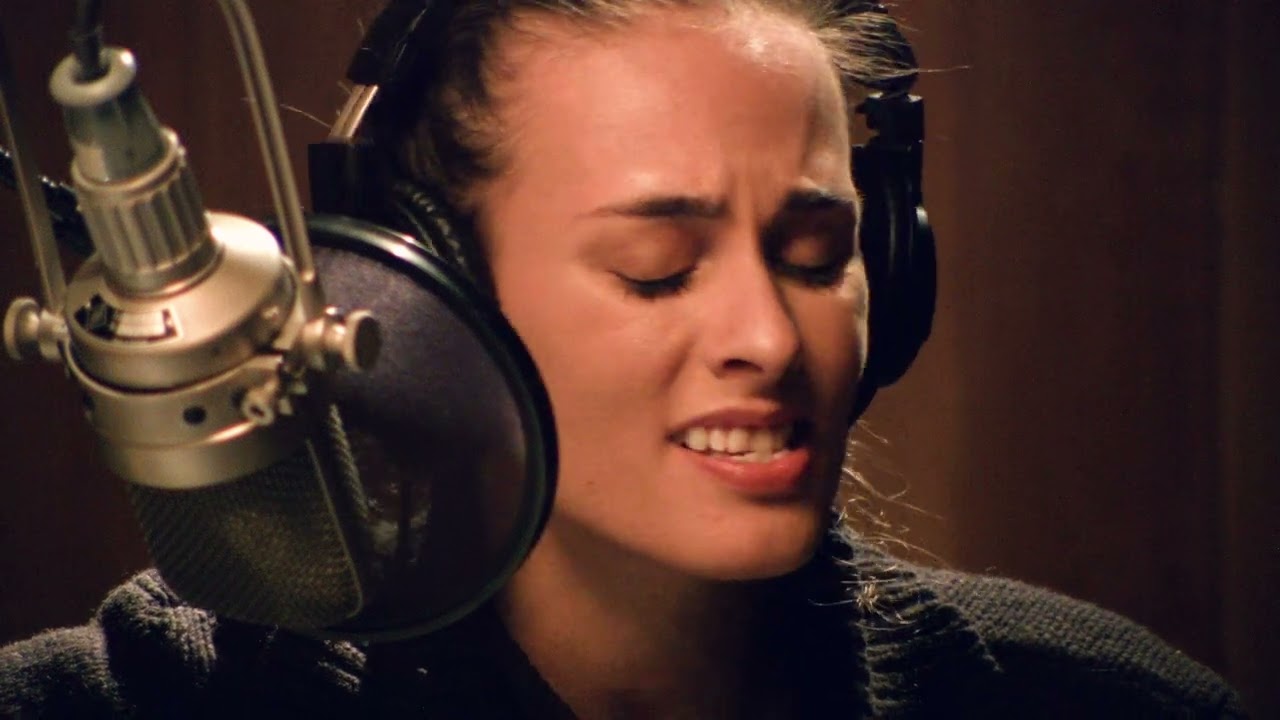 Sophie Auster performs Let It Be Spring live at Reservoir Studios