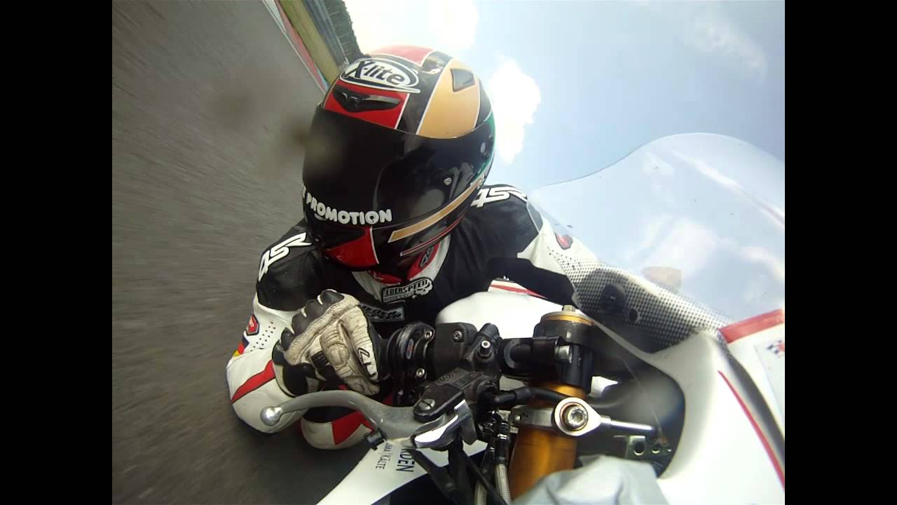 first time elbow down Brno 2015 IBPM Yamaha R6 Max B&ouml;ttcher