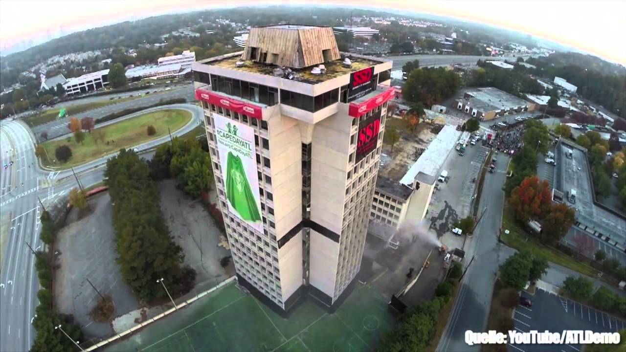 Drohne filmt Hochhaus-Sprengung in Atlanta