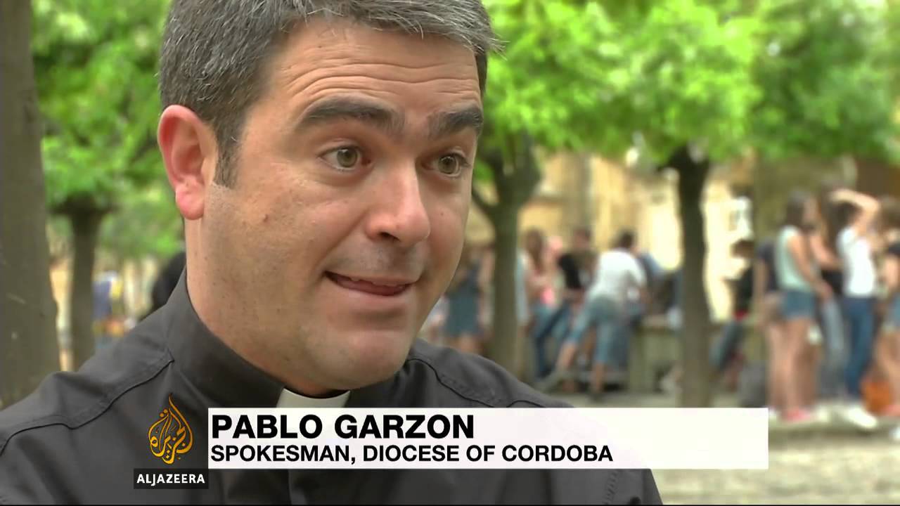 Muslims and catholics in cathedral dispute