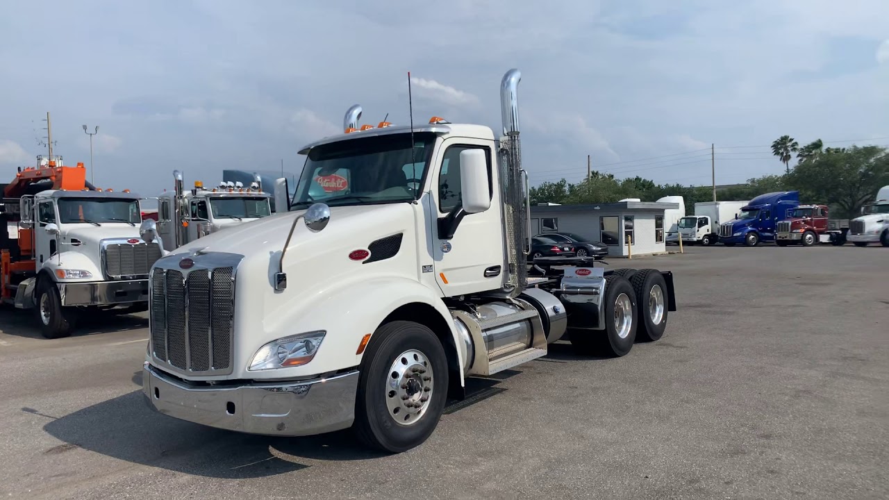 Peterbilt 579 Day Cab Tractor