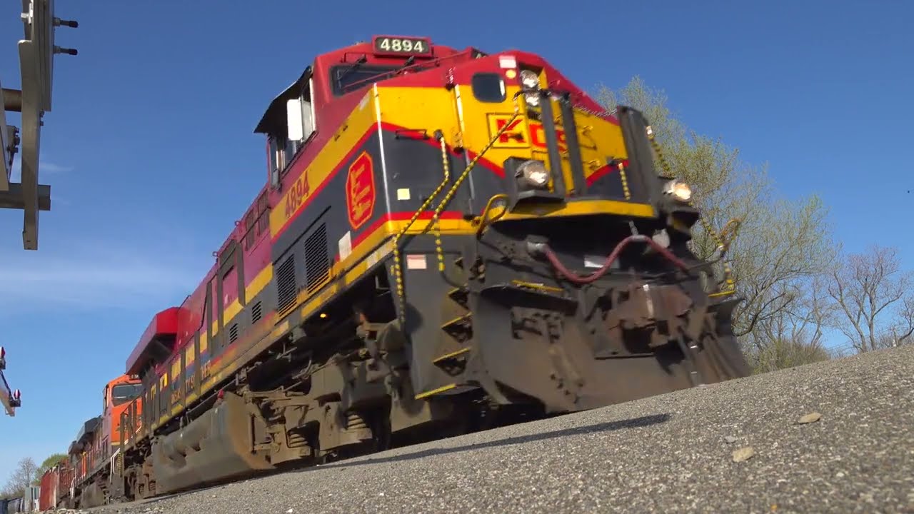The Shortest Fastest Train Ever! One Of The Last KCS Trains! Trains w Cabooses! Stack Train! + More!