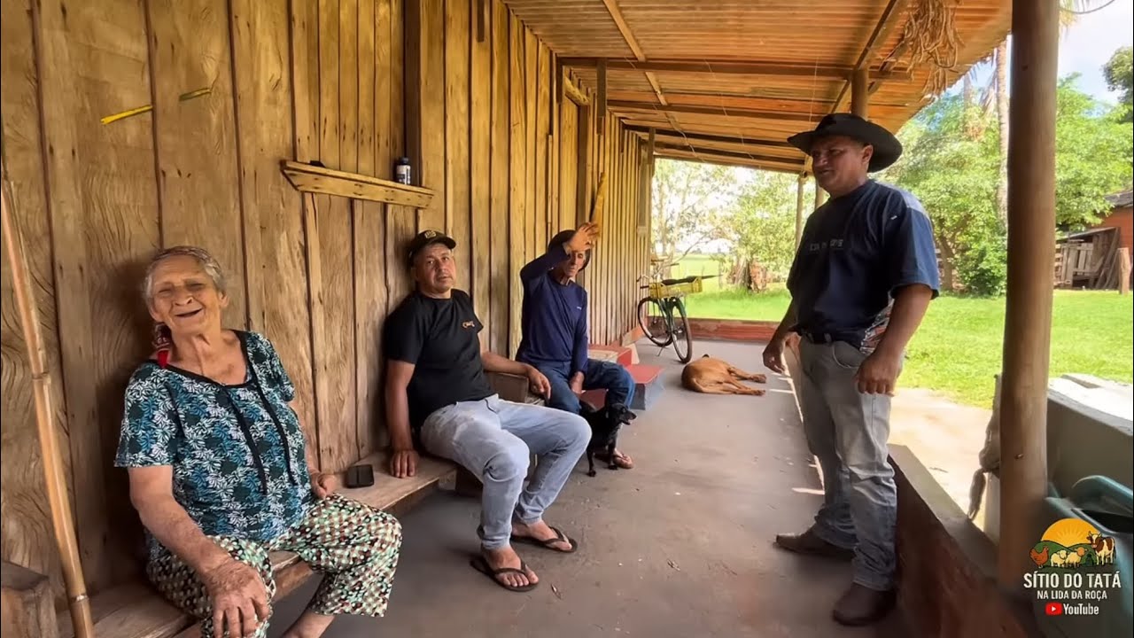 Bastião chama o Tatá pra colher feijão e ver se o milho tá no ponto pra fazer pamonha
