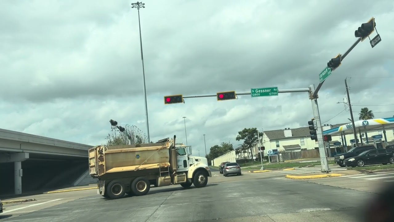Driving on W. Orem , 90 West Alt to Bellfort Area Neighborhoods, Houston , Texas