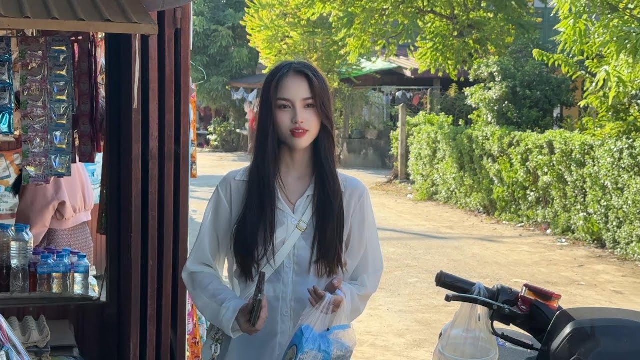 跟老挝姑娘去寺庙拜佛，阿兰的双胞胎妹妹做了好吃的给我们吃。 #老挝生活 #老挝美女 #老挝