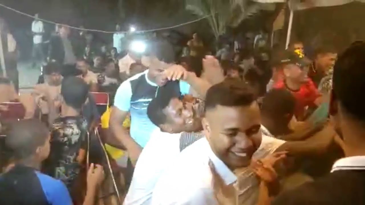 قصارة شاخدة مع شباب الريصاني كول الشوك المهلوك النشاط دون ختلاط