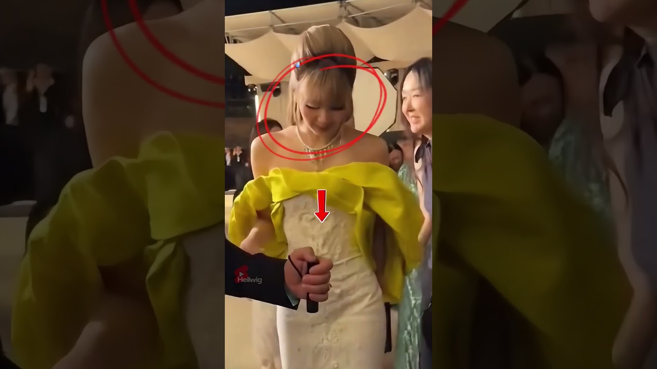 The bodyguard looked so cool stopping the paparazzi from getting good shots of Lisa!😍