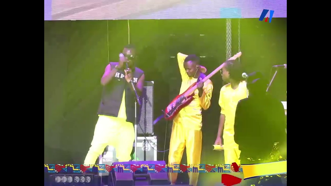 Vichou Love asigaye avuza ivyuma nka vyose vy’umuziki: #Solo ukaja kuri #Battrie , #Piano na #Basse,