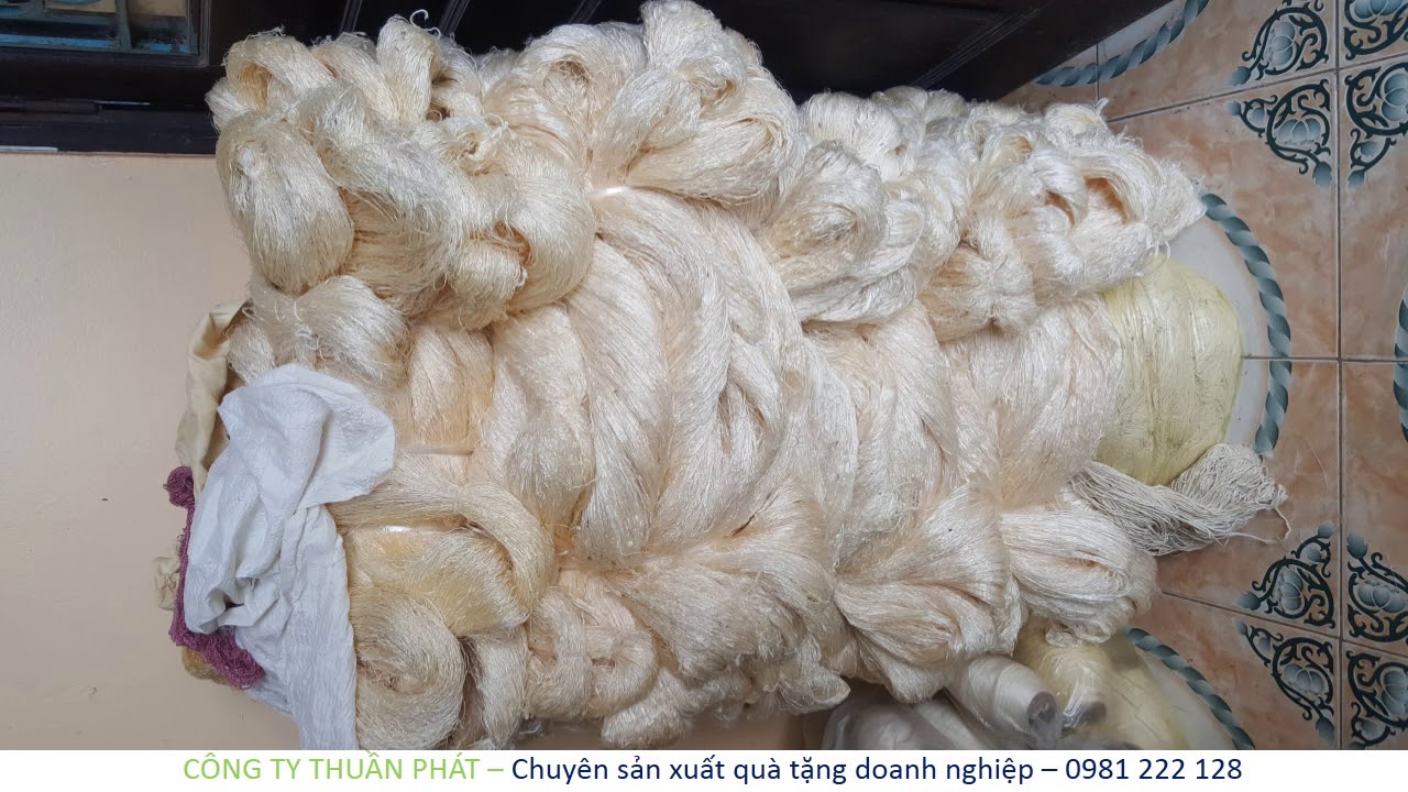 khăn lụa th&aacute;i tuấn