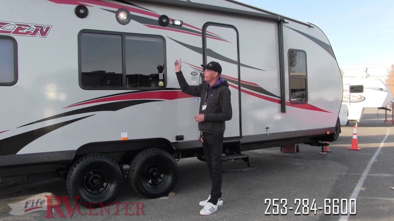 2020 Pacific Coachworks Blazen Trailer 2214 walkthrough