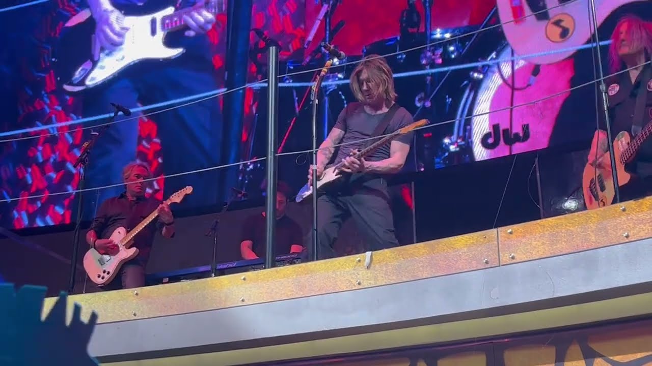 Goo Goo Dolls - Going Crazy (NYE, Niagara Falls, NY 12/31/22)