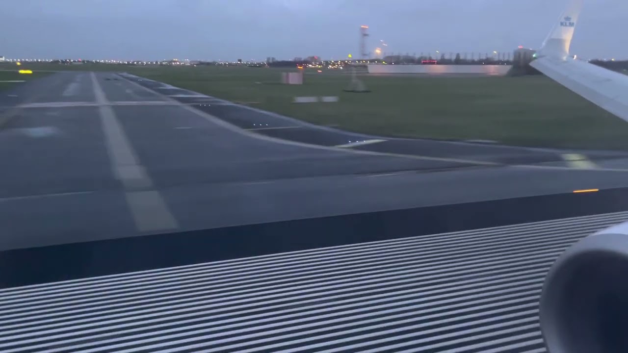KLM 737-800 landing Runway 22 Amsterdam Schiphol
