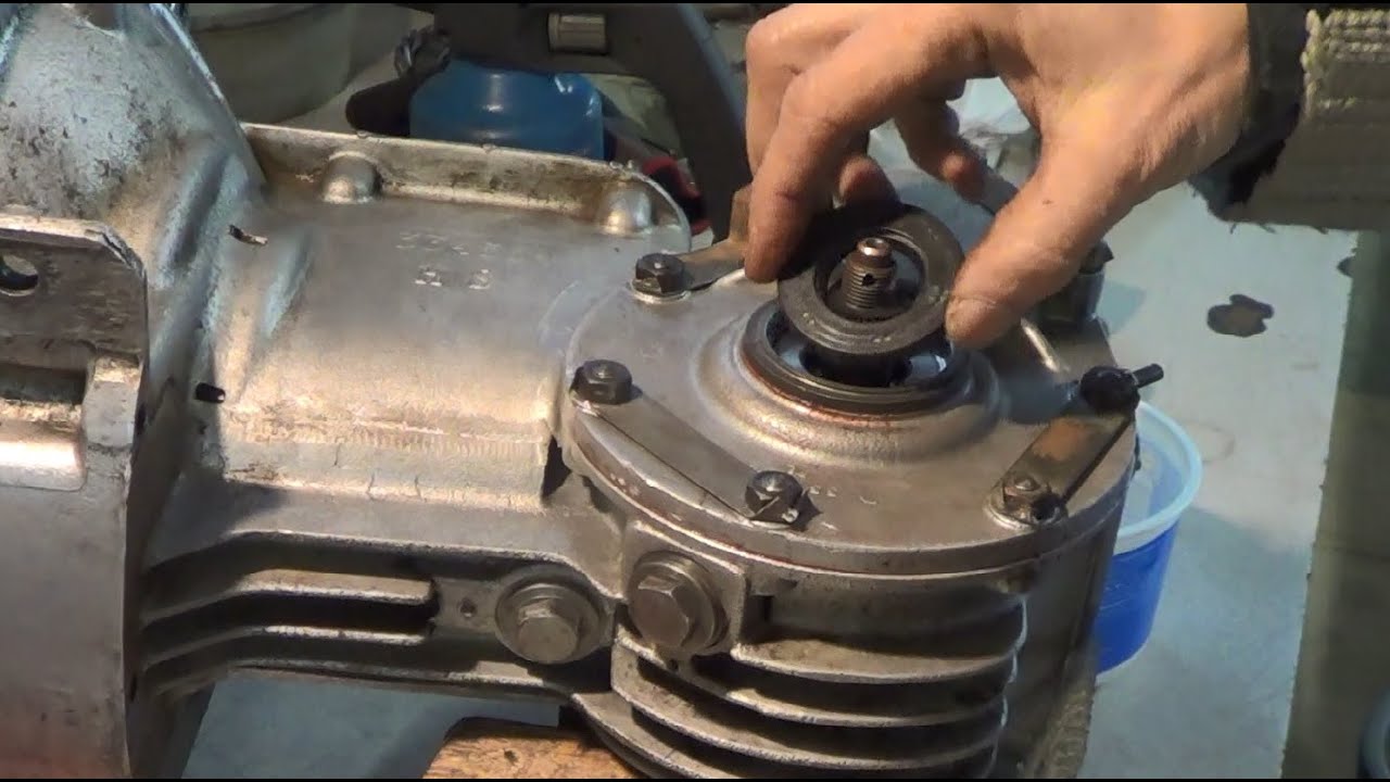 Panhard Junior 1954 26-remontage pont
