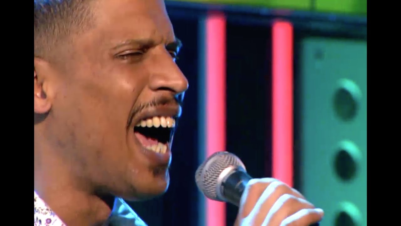 Rico & A.R.T. ft. Henny Vrienten - Omega (live voor aanvang van De Wereld Draait Door)