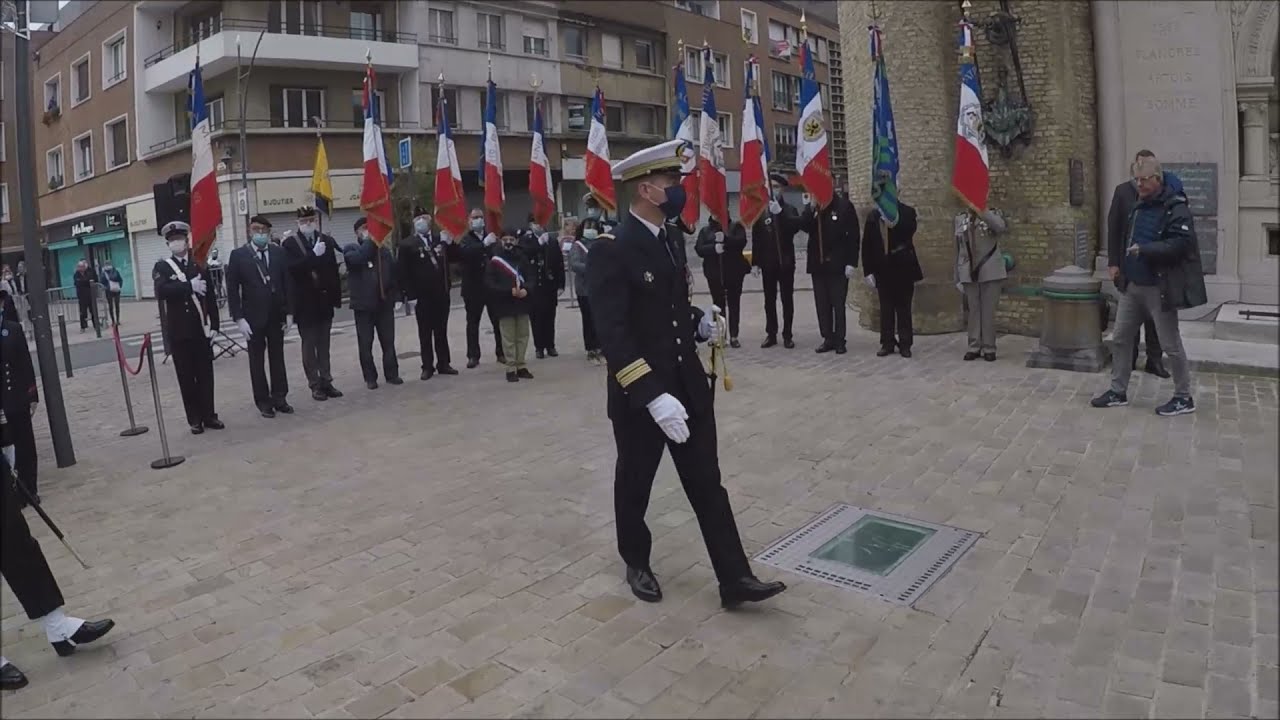Cérémonie  11 Novembre 2021 Dunkerque Passage en revue des troupes