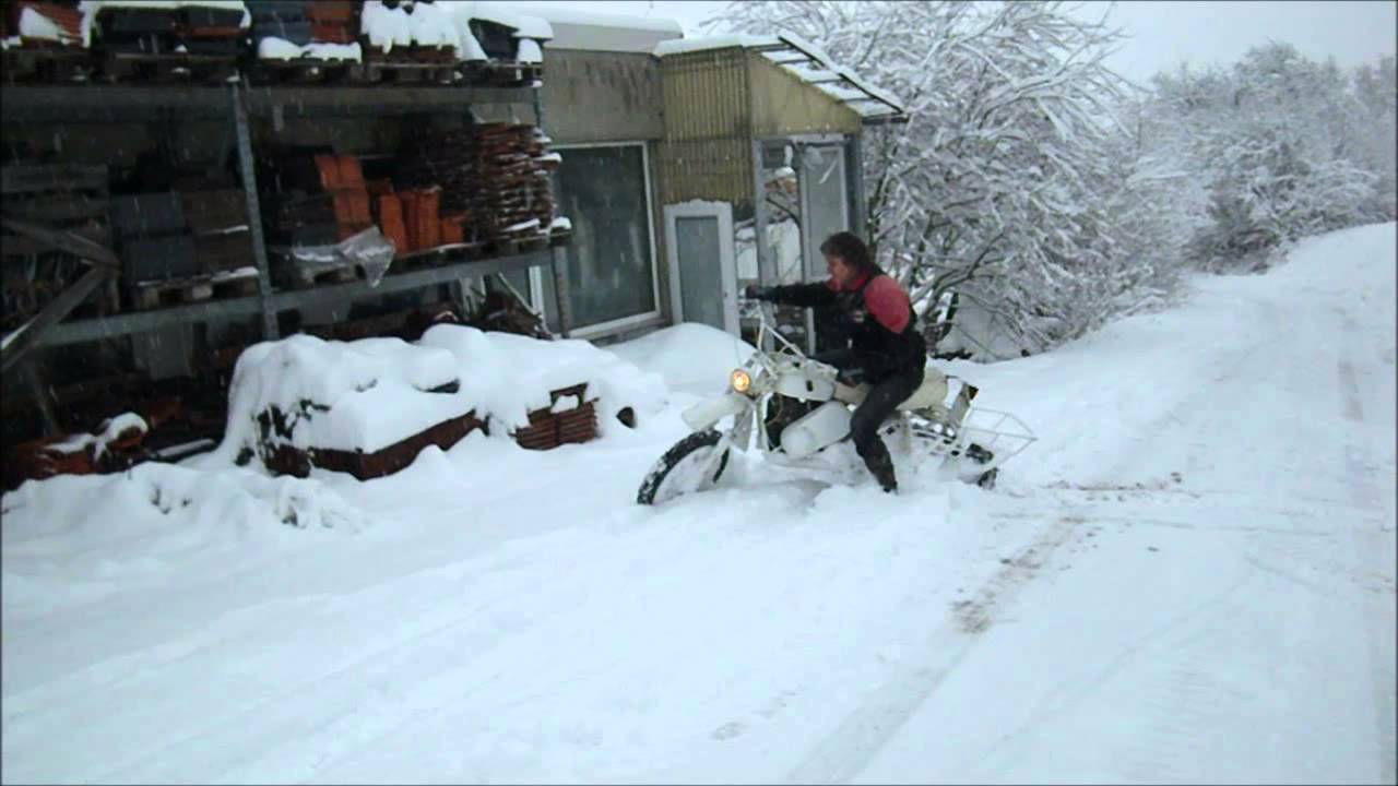 Alpenscooter Pozza im Schnee