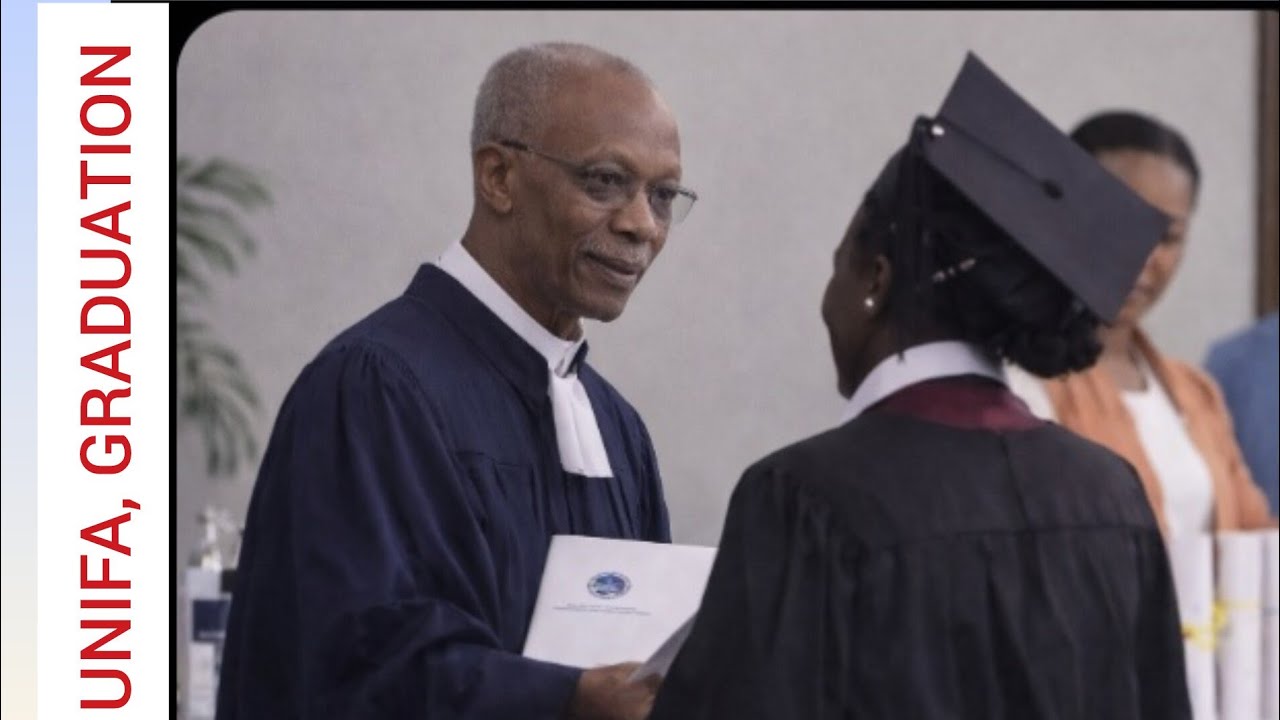 Jean Bertrand Aristide brise le silence dans la graduation...
