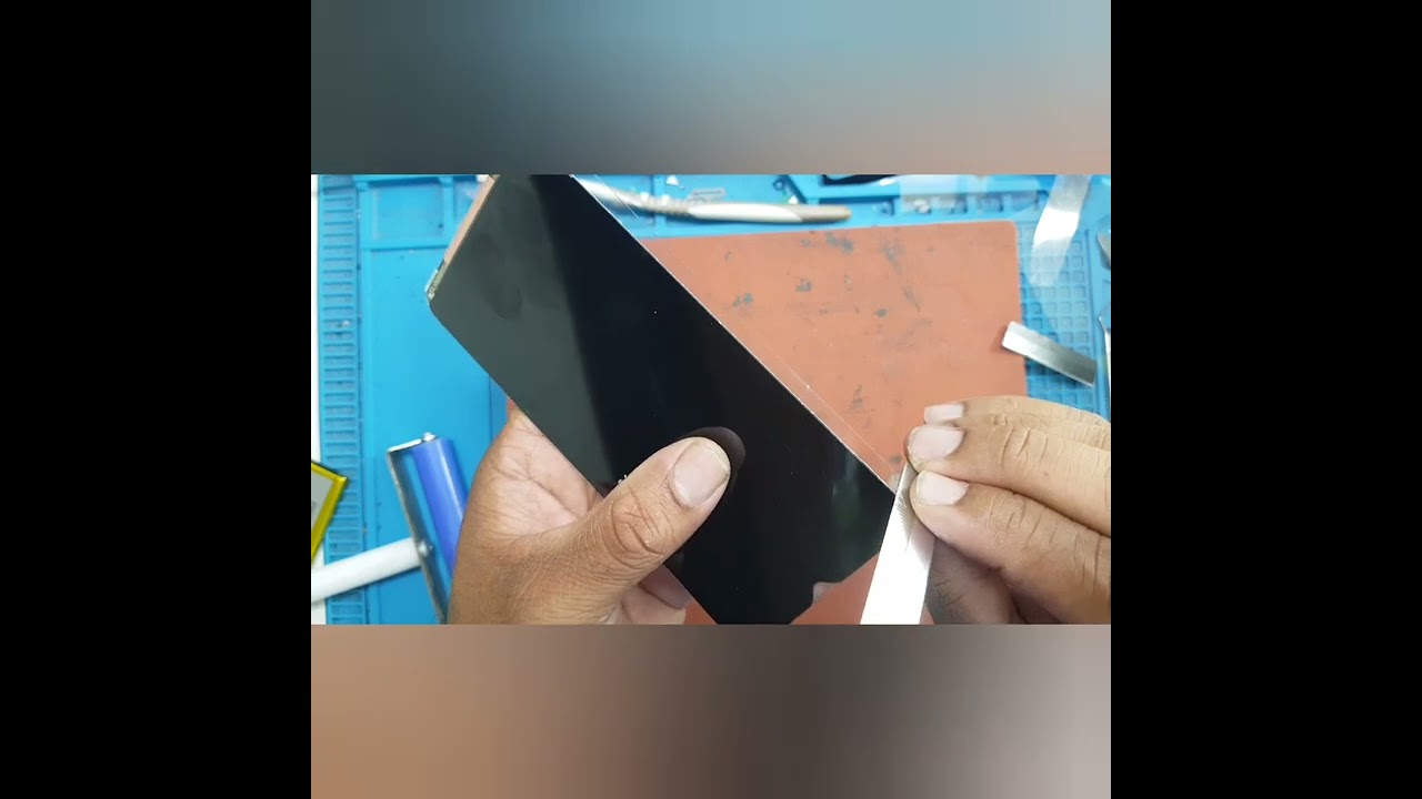 como trocar o vidro  quebrado do Motorola Moto E13.??