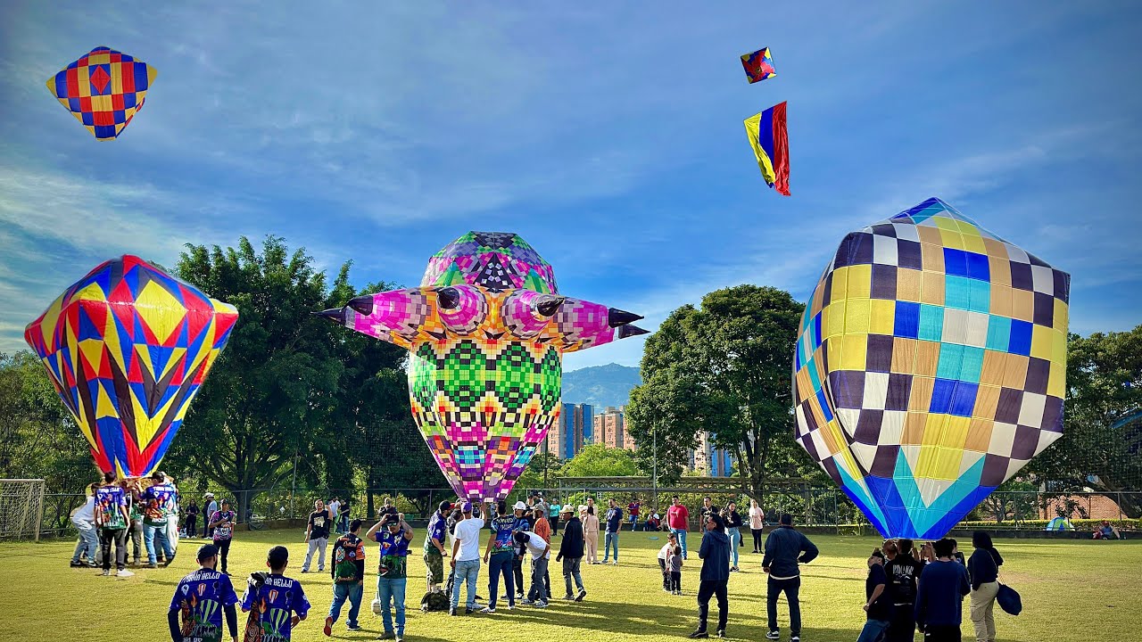 Soltura de globos Bello | 20 de julio 2025