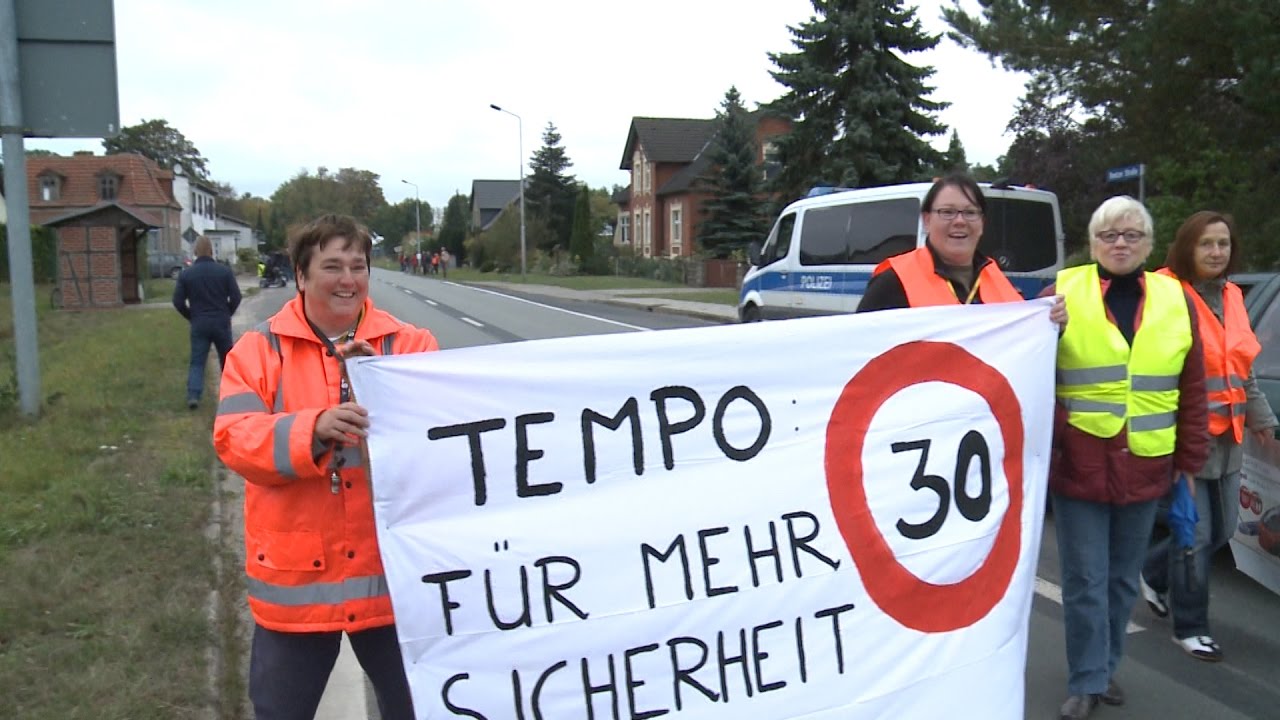 Prignitz: Einwohner von Groß Buchholz blockieren Durchfahrtsstraße