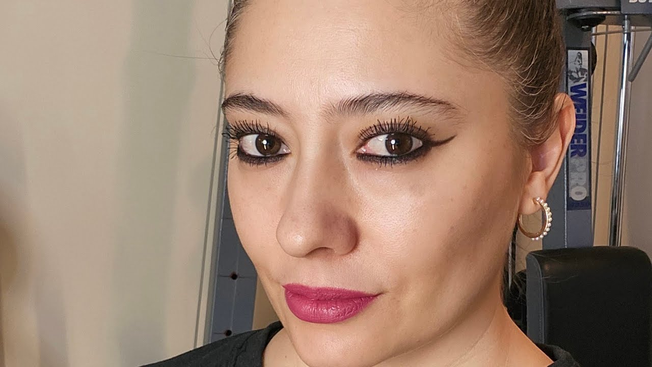Jenny Franco está en vivo.                                      Yoga!🧘‍♀️