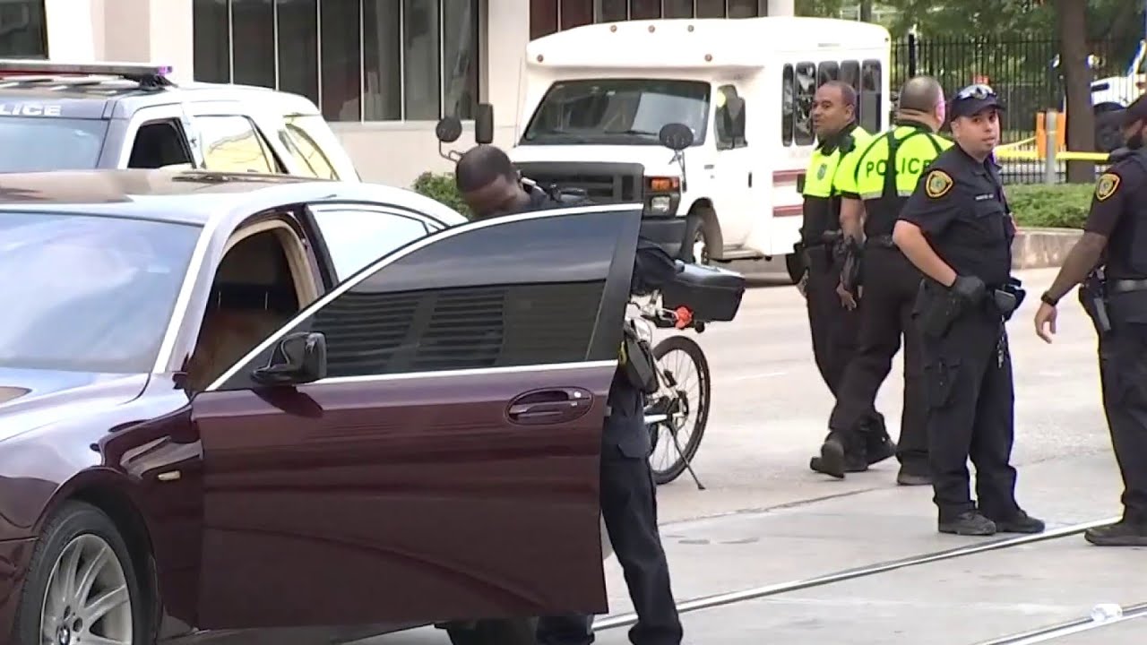 Gunshot victim hospitalized after police flagged down near Minute Maid Park