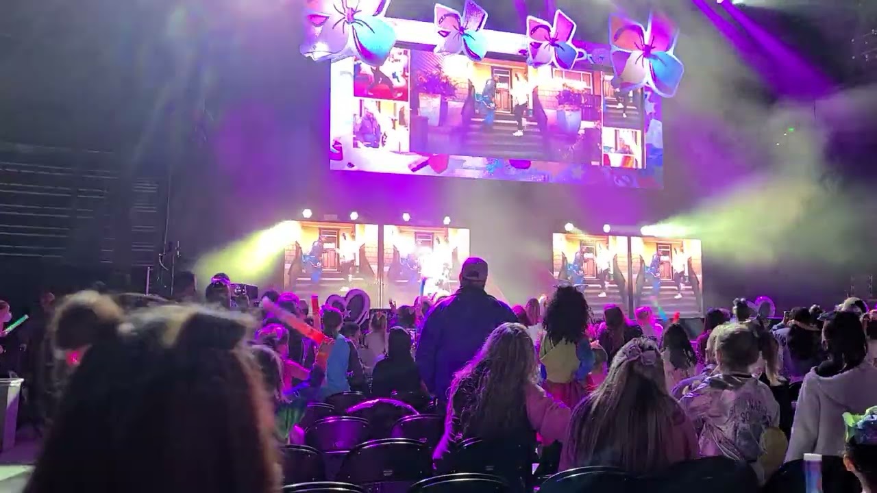 JoJo Siwa - Dance Through The Day