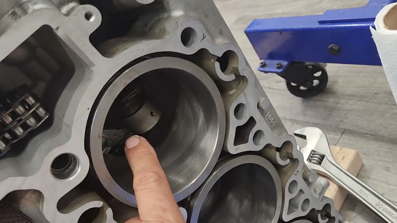 DIY 911 996 997 991 Boxster Cayman Piston Installation Favorite Porsche Hack