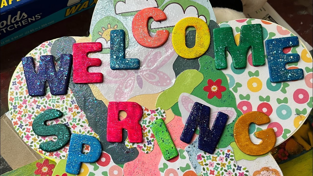 How to use one letters to make a seasonal sign.
